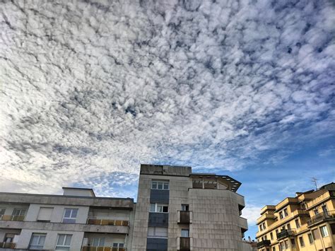 Hodeiak Oso Politak Eta Goizean Zerua Gorria Zegoen Eitb Eus