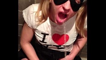 Mear en el coño de putas disfrutando de un coño mojado XVIDEOS