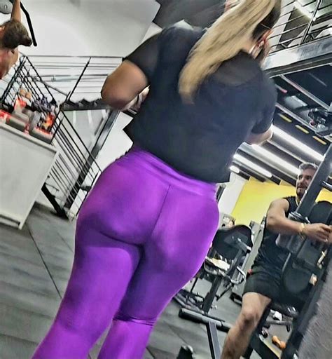 Blonde In Leggings At The Gym Brasil Spandex Leggings Yoga