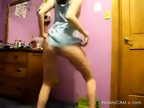 Amateur Webcam Girl Ass Shake