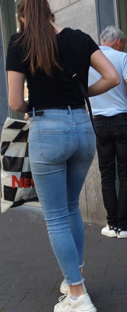 Sexy Woman With Sexy Tight Ass In Tight Jeans Tight Jeans Forum