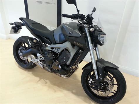 Yamaha MT 09 ABS 900 Triple Naked Motorcycle Streetfighter