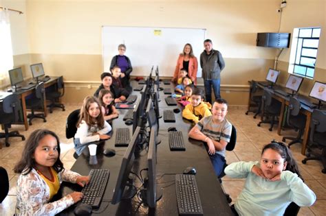 Laboratório de Informática e Sala de Professores são inaugurados em