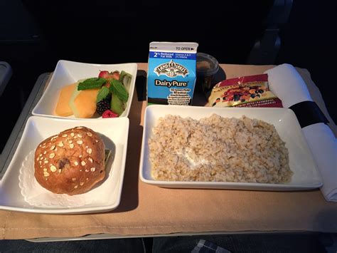 Minneapolis to Phoenix on American - John the Wanderer