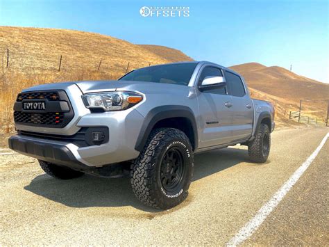 Toyota Tacoma Black Wheels Explore The 78 Images And 16 Videos