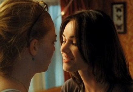 Megan Fox S Cinematic Lesbian Kiss Artistic Or Gratuitous Video Huffpost Entertainment