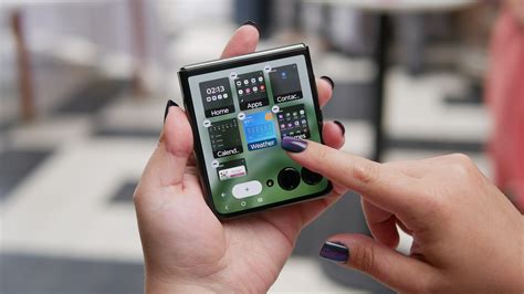 Motorola Razr 2024 vs Razr Plus 2024: What are the differences? | Tom's