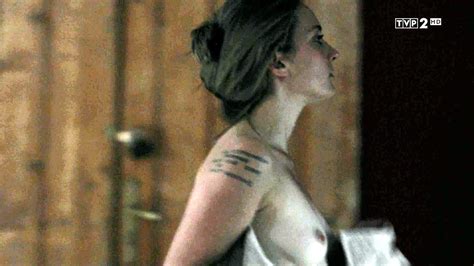 Naked Paulina Chapko in Miasto skarbów