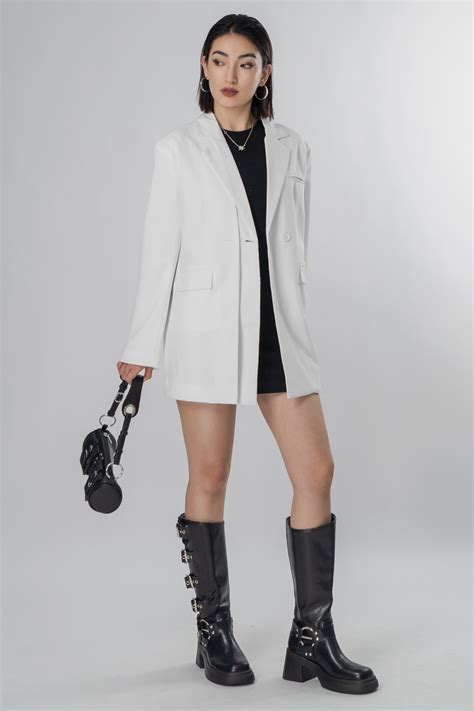 Black Tie Blazer In White