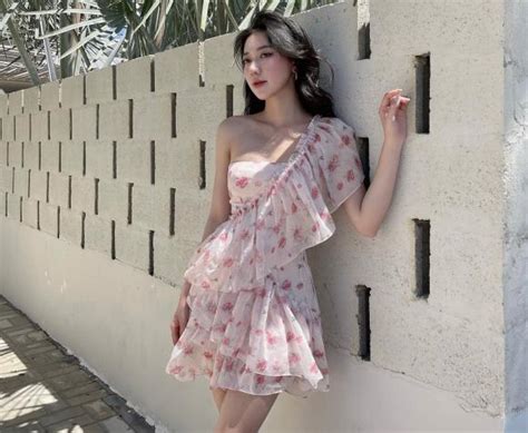 Nhan sắc ngọt ngào của cô nàng hot girl cổ vũ cho tuyển Argentina tại World Cup