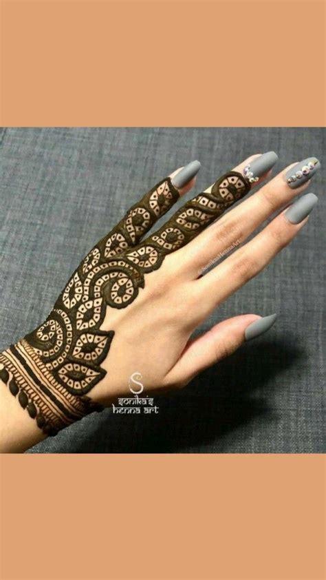 Mehndi Design Modelli Di Henné Tatuaggi Con Henna Hennè Mani