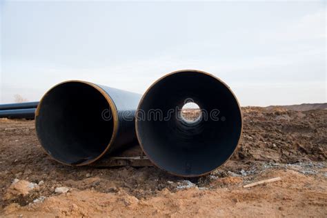 Tramos De Tuber A Sobre Soportes De Madera En Un Sitio De Construcci N