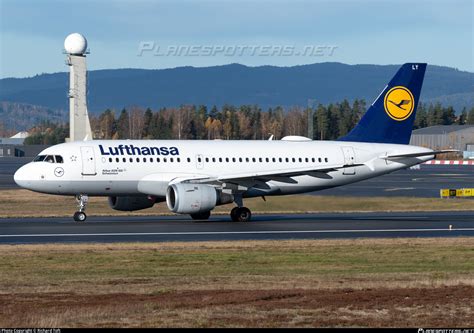 D AILY Lufthansa Airbus A319 114 Photo By Richard Toft ID 1297029