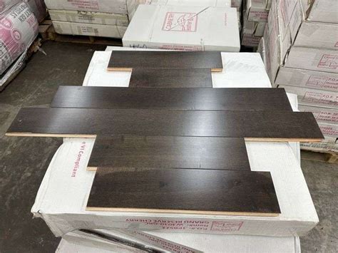 Maple Truffle Hardwood Flooring 34x5 Lambrecht Auction Inc