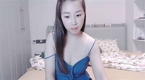 Fairy Qing Naked Stripping On Cam For Live Sex Video Chat Gyrls