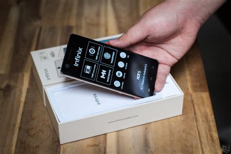 Mở hộp Infinix Hot S chuyên gia selfie phân khúc triệu đồng