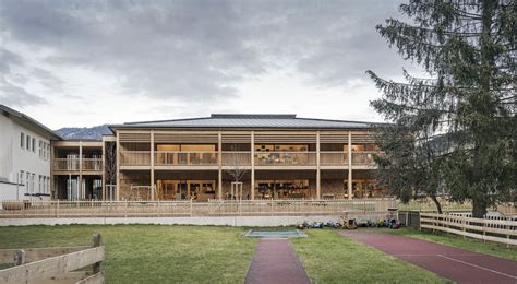 Gallery of House of Elementary Education / LP architektur - 1