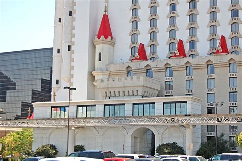Faster cars for the mandalay bay tram station soon 10