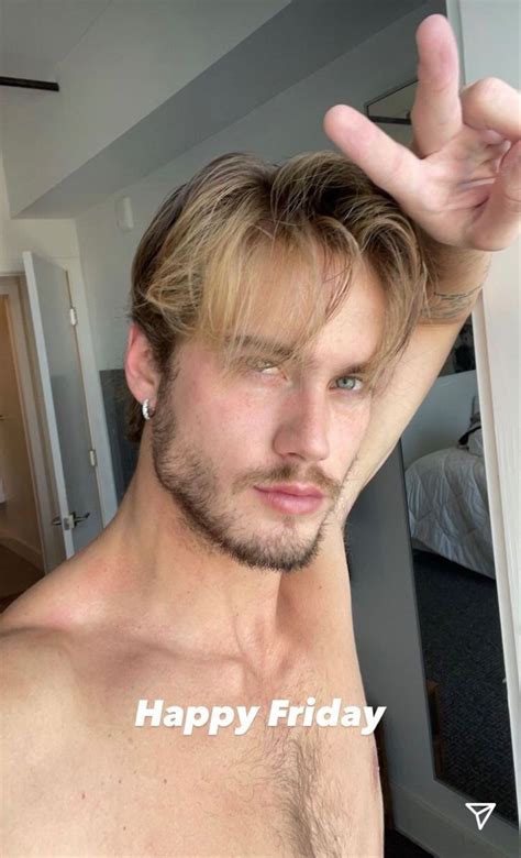 Pin By Rai Amanda On Z A Cute Blonde Guys Shirtless Hunks Blonde Guys