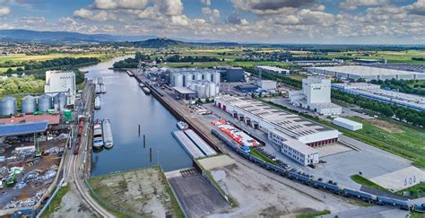 Jeden Tag Ein Neuer Arbeitsplatz Im Hafen Hafen Straubing Sand