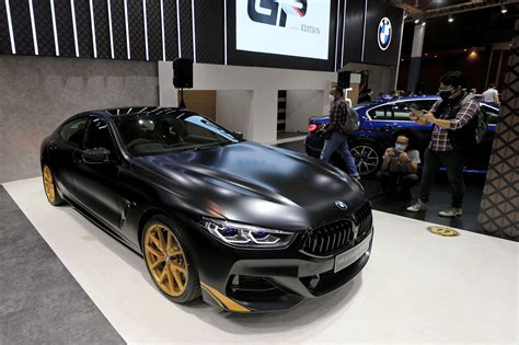 Foto Cuma Satu Di Indonesia Bmw Seri 8 Golden Thunder Hadir Di Iims
