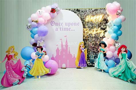 The Stunning Princess Décor With Sparkle Silver Sequins Is A Theme