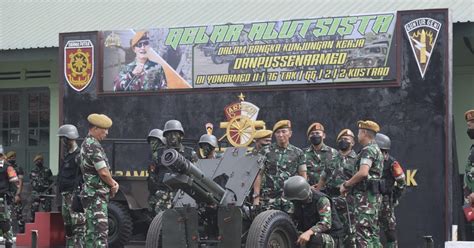 Orang Nomor Satu Korps Armed Kunjungi Satuan Menggelegar Yonarmed