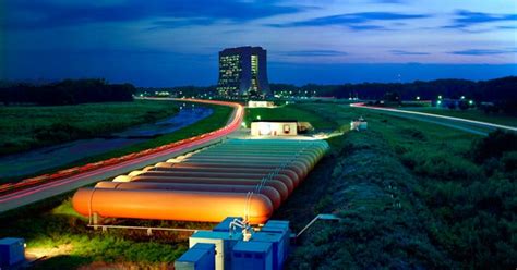 physicists vote  run tevatron    years wired