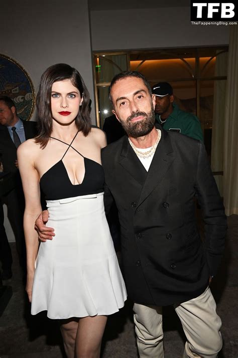 Alexandra Daddario Shows Off Her Sexy Tits Legs At A Dinner Party In