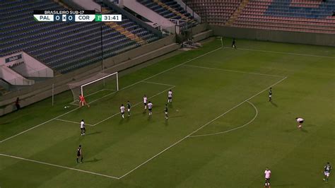 Vídeo Aos 32 min do 1º tempo Luighi finaliza para o Palmeiras contra