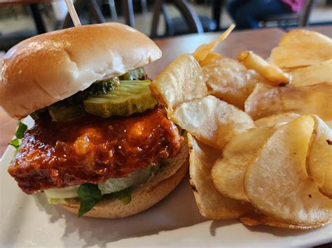 I Ate A Nashville Hot Chkn Tofu Sandwich With Fresh Made Chips