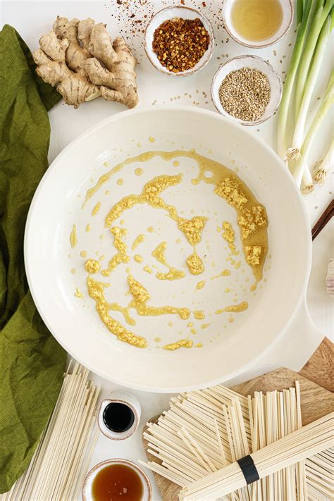 15-Minute Vegetable Stir Fry Noodles - Gathering Dreams