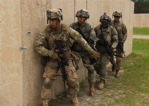 armys  generation squad weapon  change    fight