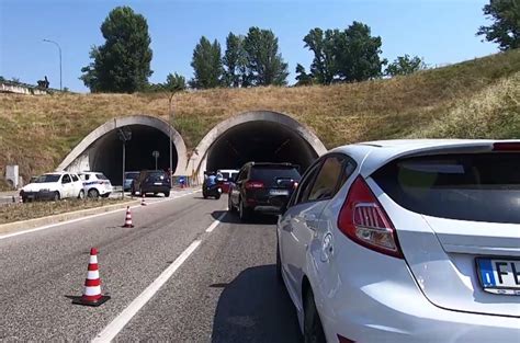 Bologna Iniziati I Lavori Nel Tunnel Di Via Sabena Traffico In Tilt