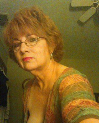 Granny Taking Sexy Selfie Porn Pictures XXX Photos Sex Images