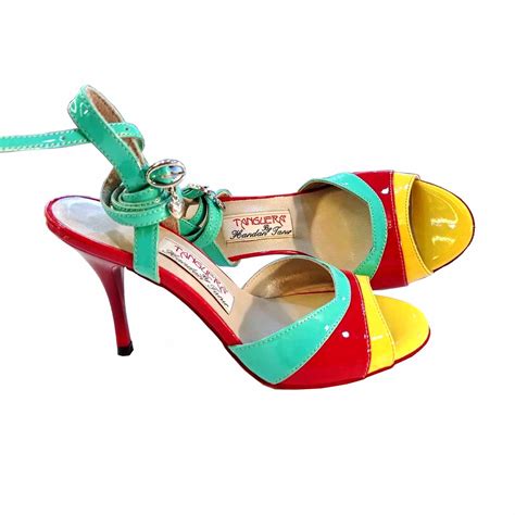 Happy Shoes – Tanguera