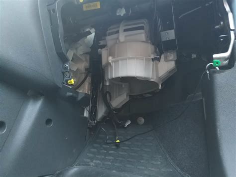 Опора стойки и мотор климата — Opel Corsa D, 1,4 л, 2007 года | своими ...