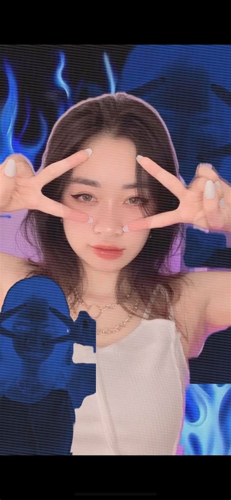 Lạ đời 2 hot TikTok Dance thể hiện điệu nhảy uốn dẻo dù thời tiết giá lạnh và sự thật đằng