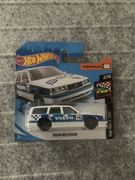 Hot Wheels Volvo Estate Carshoping