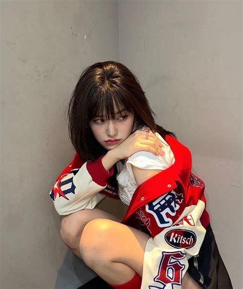 Weibo Melons On Twitter Hot Search Netizens Praise YUJIN S Elegant Visuals In Baseball