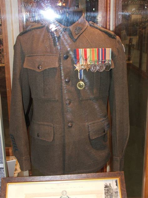 Australian WW1 & WW2 uniform displays