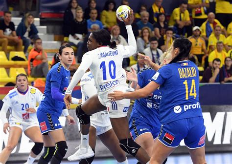 Euro De Hand Les Bleues Balaient La Roumanie Et Bondissent Vers