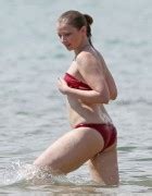 Elisabeth Harnois Wearing A Bikini On The Beach Phun Org Forum