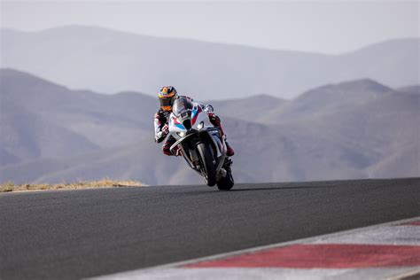 Bmw Goes Wild With Four Refreshed Superbikes And Hyper Naked Motorcycles Autoevolution