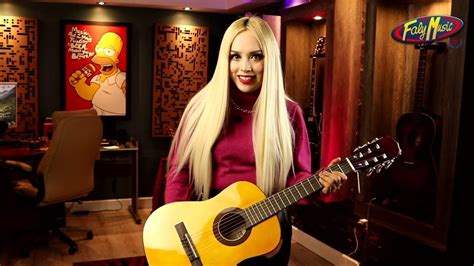 Guitarra Aria Fiesta FST 200 53 N tamaño infantil - YouTube