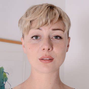 Short Haired Blonde Dakota Rose Has A Hairy Cunt 17 Photos