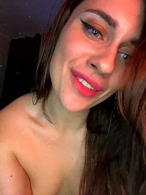 webcamを視聴 Cute Doggy Sloppy Porn SpankBang