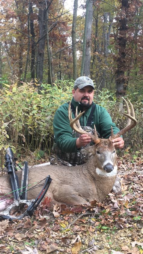 Whitetail Buck in Illinois by Jason Jones | Bowhunting.com