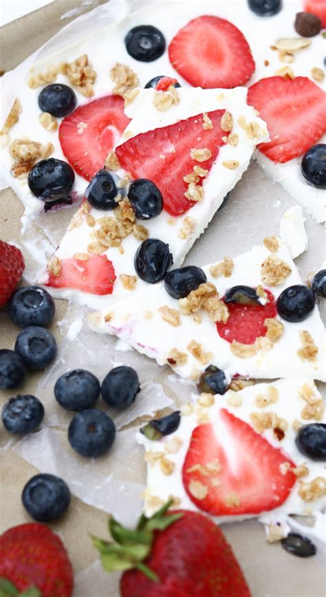 Frozen Yogurt Bark with Fruit Frozen Yogurt Bark with Fruit
