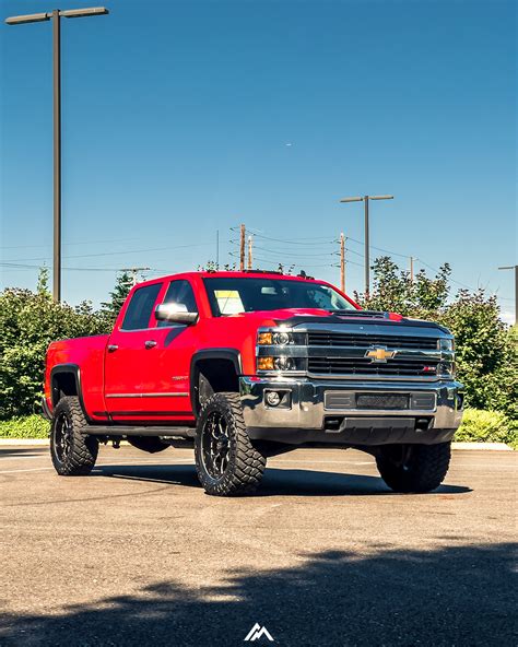Chevrolet Trucks 2022 Jacked Up